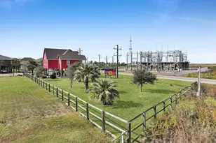 970 Surfside Dr, Crystal Beach, TX 77650 - Photo 13