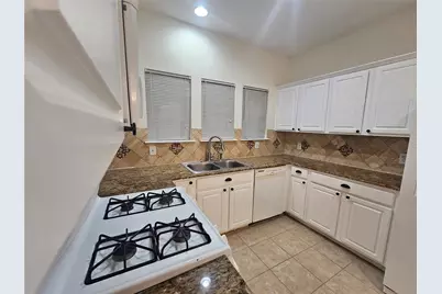 35 S Avonlea Circle, The Woodlands, TX 77382 - Photo 11