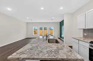 9113 Highland Northern Wy, Houston, TX 77088 - Photo 7