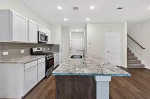 9113 Highland Northern Wy, Houston, TX 77088 - Photo 9