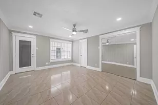 7647 Greendowns St, Houston, TX 77087 - Photo 11