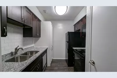 5711 Sugar Hill Drive #98, Houston, TX 77057 - Photo 7