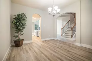 210 Black Swan Pl, The Woodlands, TX 77354 - Photo 5