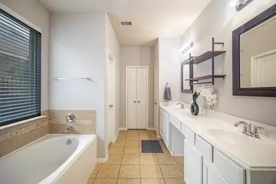 210 Black Swan Place, The Woodlands, TX 77354 - Photo 17