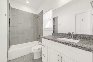 6405 Leopold Star Ln, Houston, TX 77048 - Photo 17