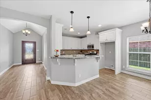 706 Cypress Wood Dr, Orange, TX 77630 - Photo 15