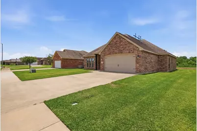 706 Cypress Wood Drive, Orange, TX 77630 - Photo 3