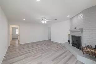 12106 Fairmeadow Dr, Houston, TX 77071 - Photo 17