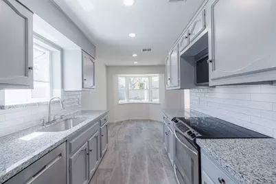 12106 Fairmeadow Drive, Houston, TX 77071 - Photo 11