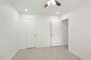 111 Montrose Cir, Conroe, TX 77301 - Photo 17