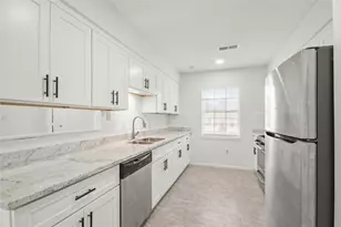 111 Montrose Cir, Conroe, TX 77301 - Photo 7