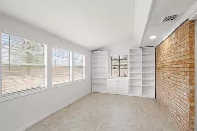 111 Montrose Circle, Conroe, TX 77301 - Photo 9