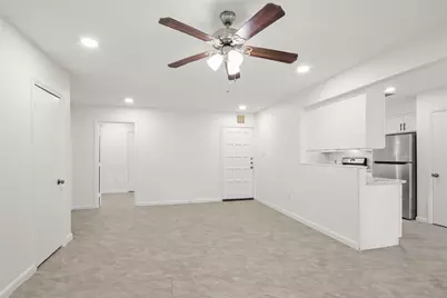 111 Montrose Circle, Conroe, TX 77301 - Photo 5