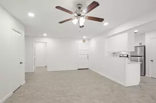 111 Montrose Cir, Conroe, TX 77301 - Photo 5