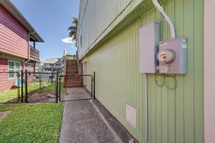 673 Warsaw St, Bayou Vista, TX 77563 - Photo 5