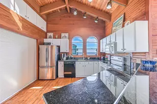 21417 Gulf Dr, Galveston, TX 77554 - Photo 9