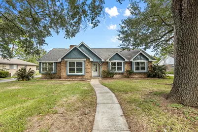 1805 Laurel Oaks Drive, Richmond, TX 77469 - Photo 1