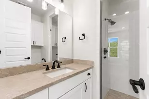 4007 Beacon Fisher Dr, Houston, TX 77018 - Photo 9