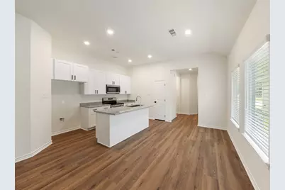 315 N Woodson Street, Willis, TX 77378 - Photo 5