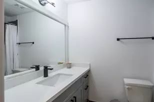 8324 Springwood Cyn Ln, Houston, TX 77055 - Photo 17