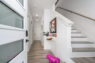 8324 Springwood Cyn Ln, Houston, TX 77055 - Photo 5