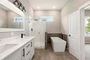 6712 Parker Oaks Ln, Houston, TX 77076 - Photo 33