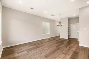 6712 Parker Oaks Ln, Houston, TX 77076 - Photo 11