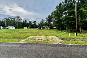 689 Indian Hill Blvd, Livingston, TX 77351 - Photo 1