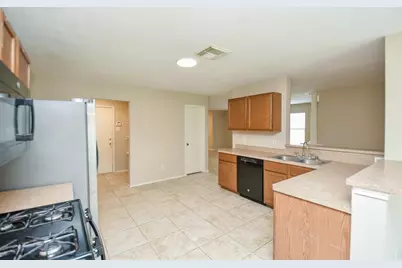 815 Darbydale Crossing Lane, Houston, TX 77090 - Photo 9