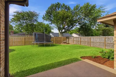 712 Manor Drive, Angleton, TX 77515 - Photo 25