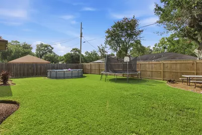 712 Manor Drive, Angleton, TX 77515 - Photo 23