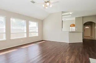 6402 Bright Falls Ln, Katy, TX 77449 - Photo 5