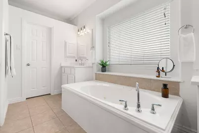 55 W Matisse Meadow Court, The Woodlands, TX 77382 - Photo 19