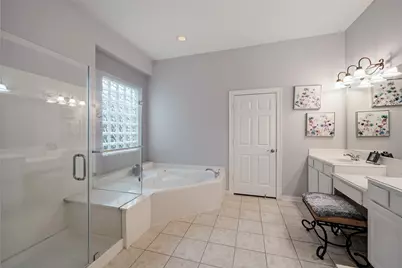 326 Creekwood W, Montgomery, TX 77356 - Photo 17