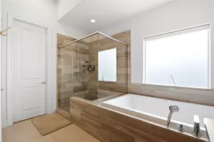 8653 Green Kolbe Ln, Houston, TX 77080 - Photo 39