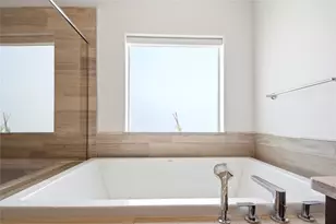 8653 Green Kolbe Ln, Houston, TX 77080 - Photo 41