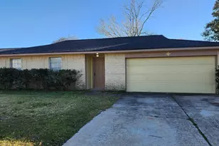 9908 Thrush St, La Porte, TX 77571 - Photo 1