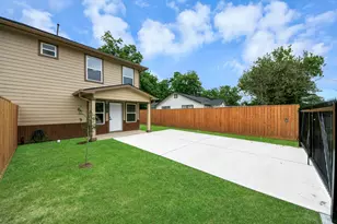 2430 Dolly Wright St, Houston, TX 77088 - Photo 11