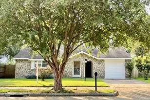 13419 Greenway Dr, Sugar Land, TX 77498 - Photo 1