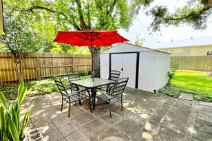 13419 Greenway Dr, Sugar Land, TX 77498 - Photo 19