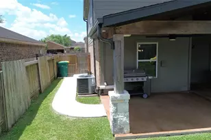102 Indigo Brush Dr, La Marque, TX 77568 - Photo 11