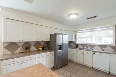 2007 S Rayburn Court, Pasadena, TX 77502 - Photo 17