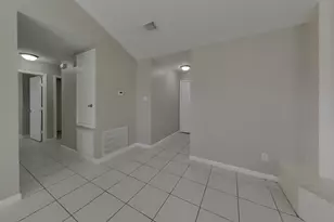 3446 Edgecreek Dr, Houston, TX 77066 - Photo 3