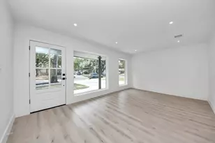 2318 Hialeah Dr, Houston, TX 77018 - Photo 11