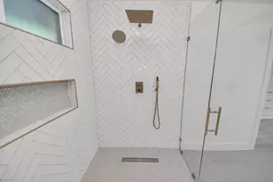 2318 Hialeah Dr, Houston, TX 77018 - Photo 29