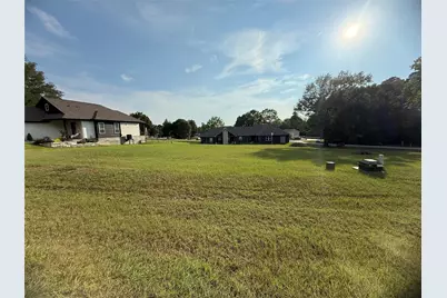 4 Lakecrest Lane, Huntsville, TX 77340 - Photo 1