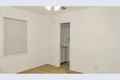 801 19th Avenue N, Texas City, TX 77590 - Photo 13