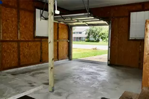 801 19th Ave N, Texas City, TX 77590 - Photo 23