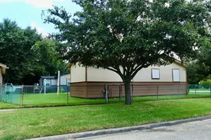 801 19th Ave N, Texas City, TX 77590 - Photo 29