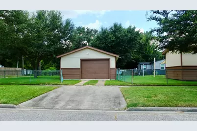 801 19th Avenue N, Texas City, TX 77590 - Photo 3